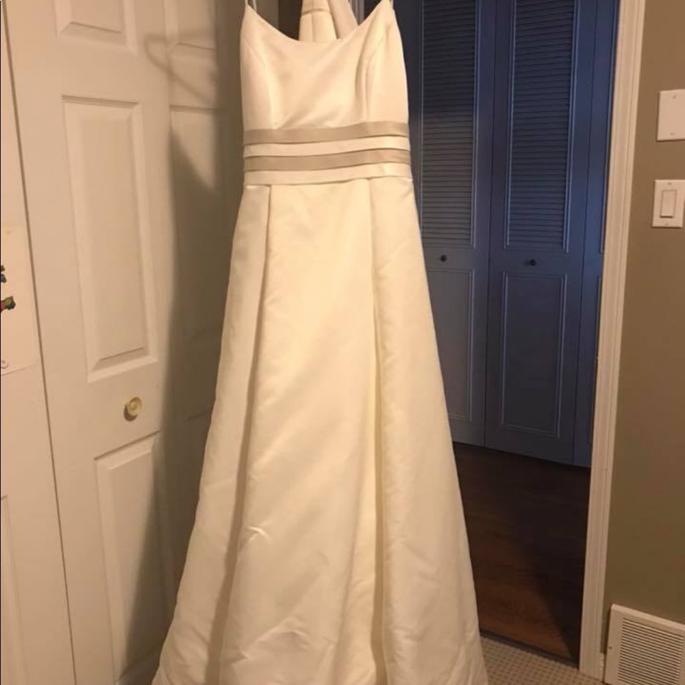 Ivory wedding dress